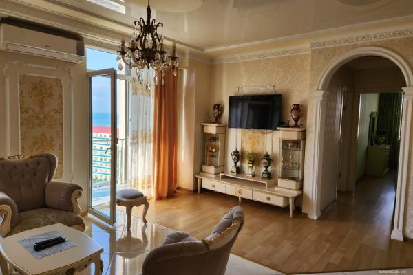 شقة فاخرة 2+1 للإيجار في باتومي مول | 85م² | الطابق 11 | 1000$