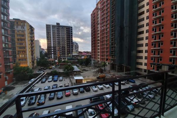 شقة 1+1 للإيجار في سليم خيمشياشفلي 20، باتومي | 40م² | 500$ | الطابق الرابع